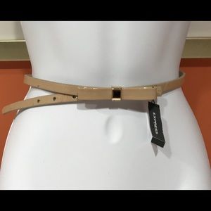 ⚪️❄️NWT EXPRESS Women’s Cute Belt, 30-35” long